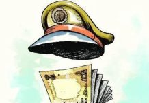 भाजी विक्रेता मॅच शोधण्यासाठी, आईला आनंद देण्यासाठी पोलिसांच्या नोकरीची कथा तयार करतो